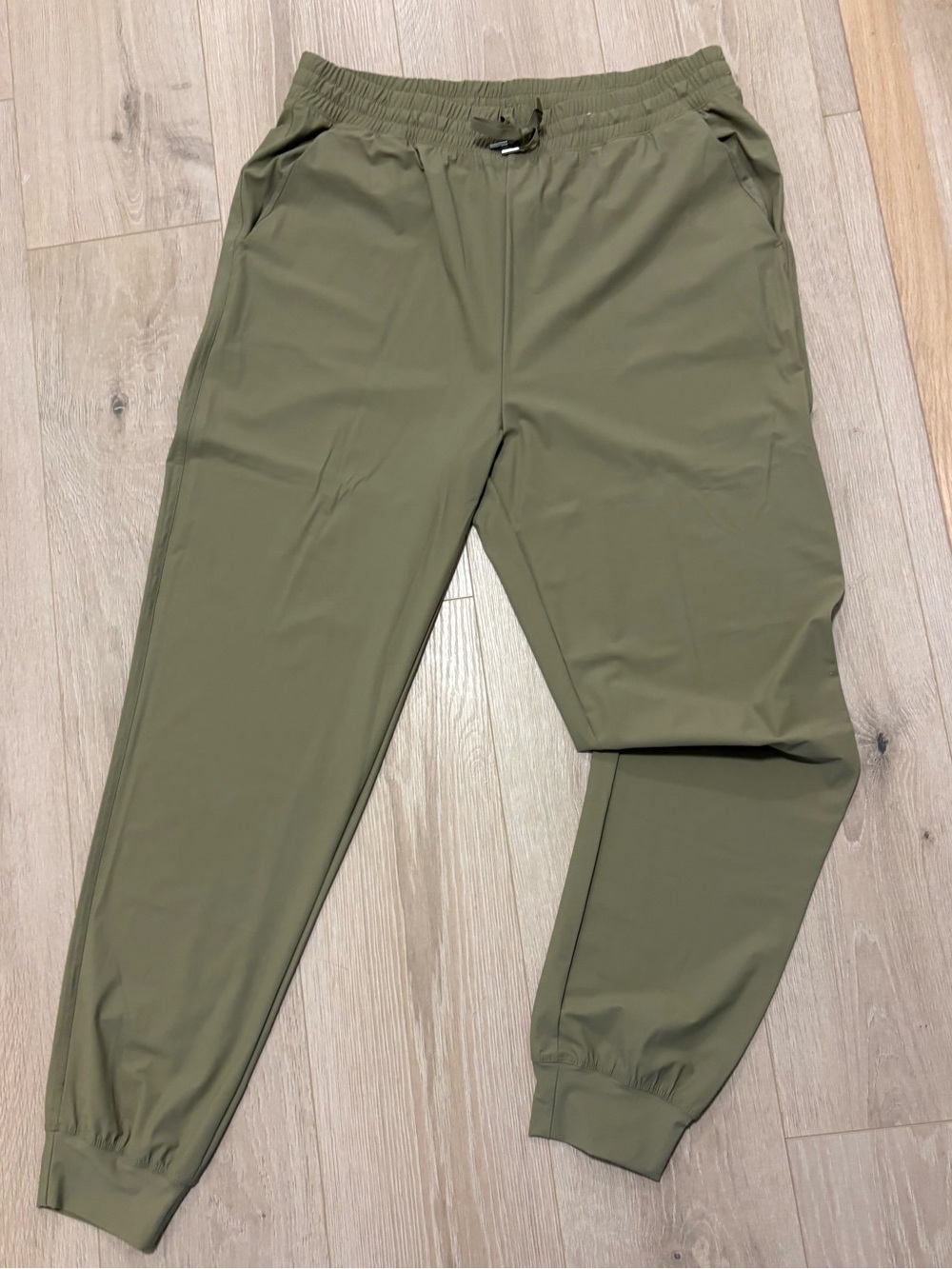 Sleek tech go dry jogger tan large tall
